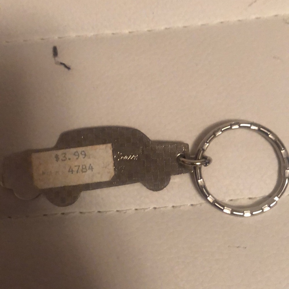 Vintage Car Keychains Set - Picture 5 of 5